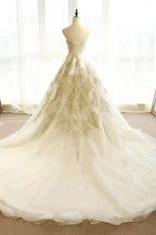 Robe de mariée ivoire à appliques dorées et traîne courte/balai WD430
