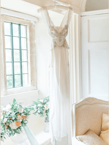 Robe de mariée modeste à décolleté en V profond et dos nu, idéale pour la plage (WD539)