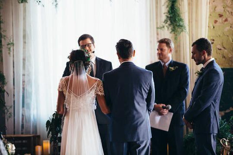 Vestido de novia romántico corte A con escote en V, bordado y corte sexy en gasa WD490