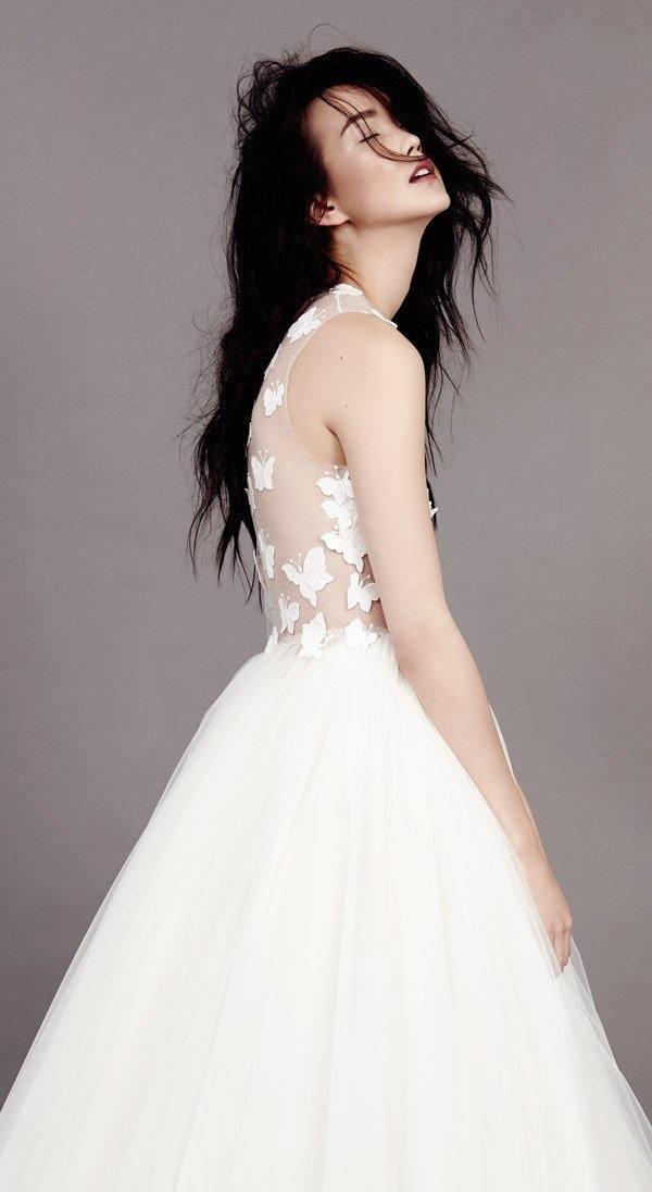 Robe de mariée ivoire en tulle, coupe trapèze, ornée d'appliques papillon, modèle WD421