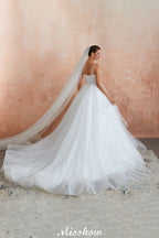 Robe de mariée blanche de bal avec traîne chapelle, bretelles spaghetti transparentes et lacées, à vendre