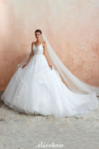Robe de mariée blanche de bal avec traîne chapelle, bretelles spaghetti transparentes et lacées, à vendre