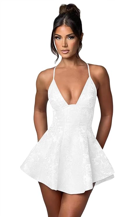 Robe de bal courte trapèze dos nu à col halter en satin jacquard à volants