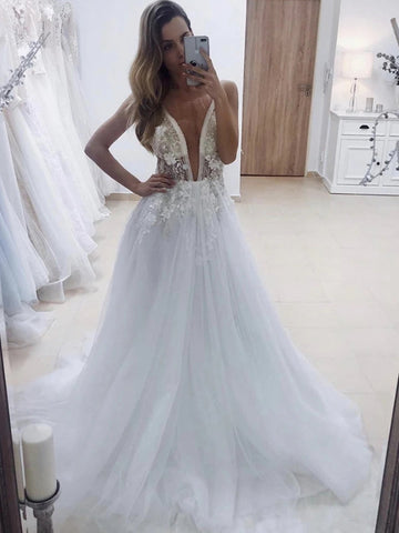 Vestidos de novia blancos largos de corte A, escote en V, espalda descubierta y apliques de encaje