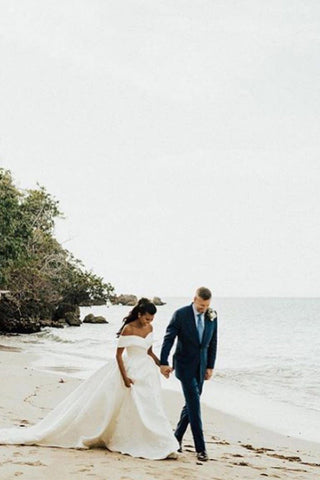Vestido de novia largo de gala blanco con hombros descubiertos, de satén.