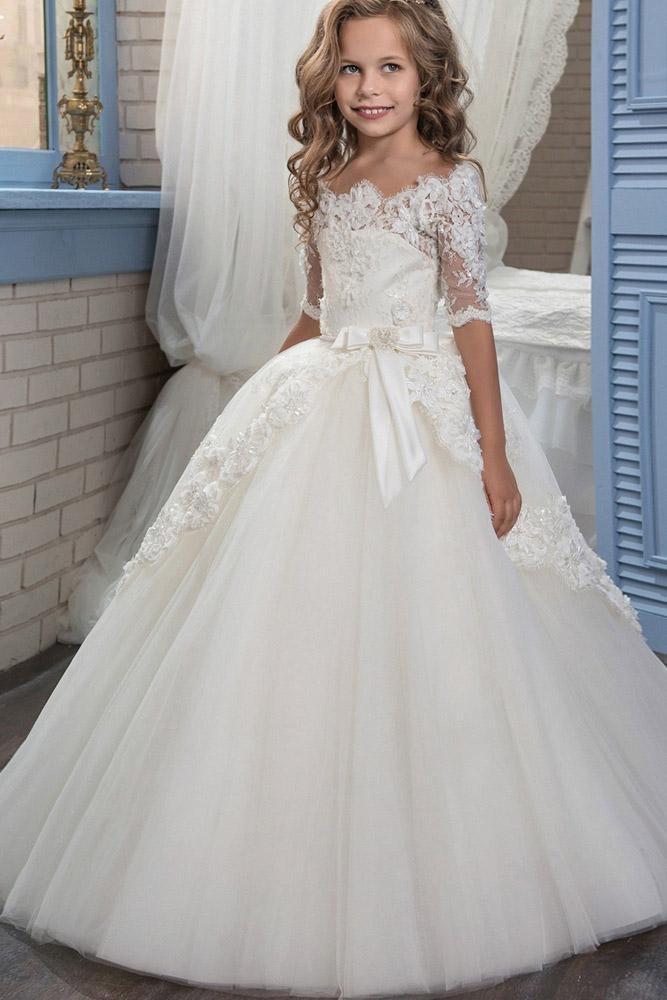 Vestido de niña de las flores blanco de gala con hombros descubiertos y mangas tres cuartos