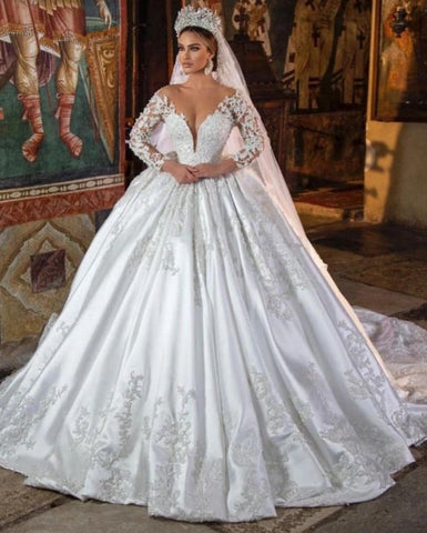 Vestidos de novia blancos de satén, corte en A, encaje, escote en V y mangas largas