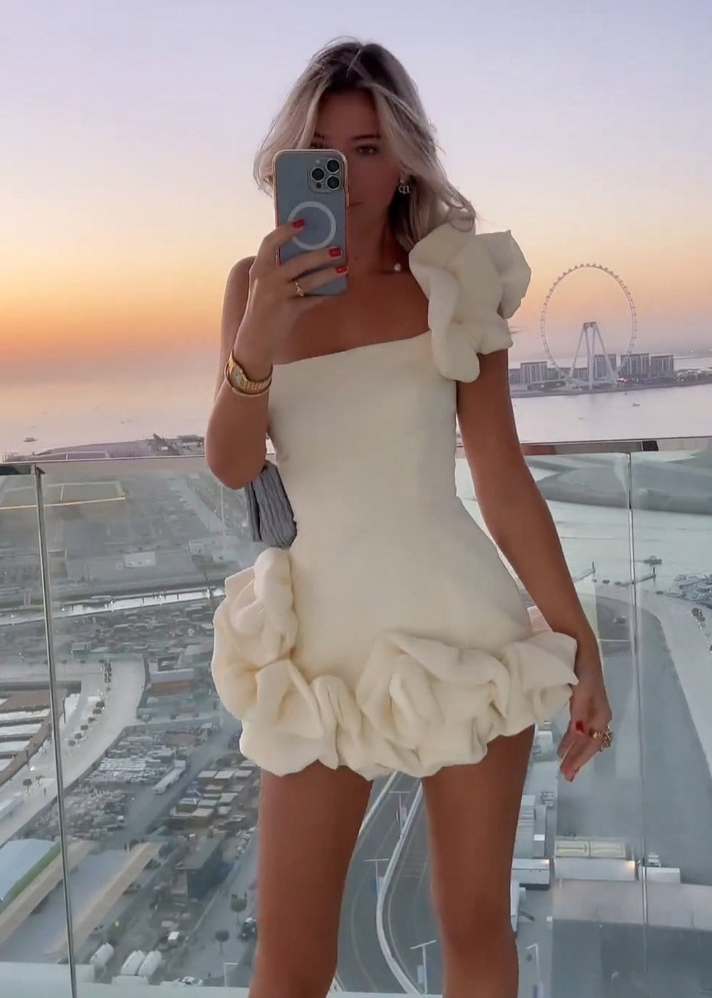Robe de bal blanche bustier à volants