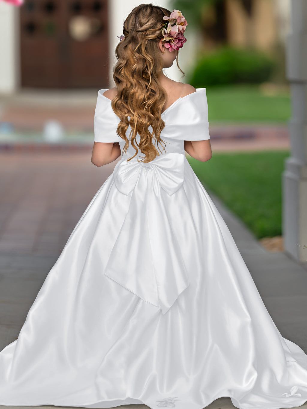 Robe de bal princesse élégante en satin ivoire avec traîne et nœud pour demoiselles d'honneur 