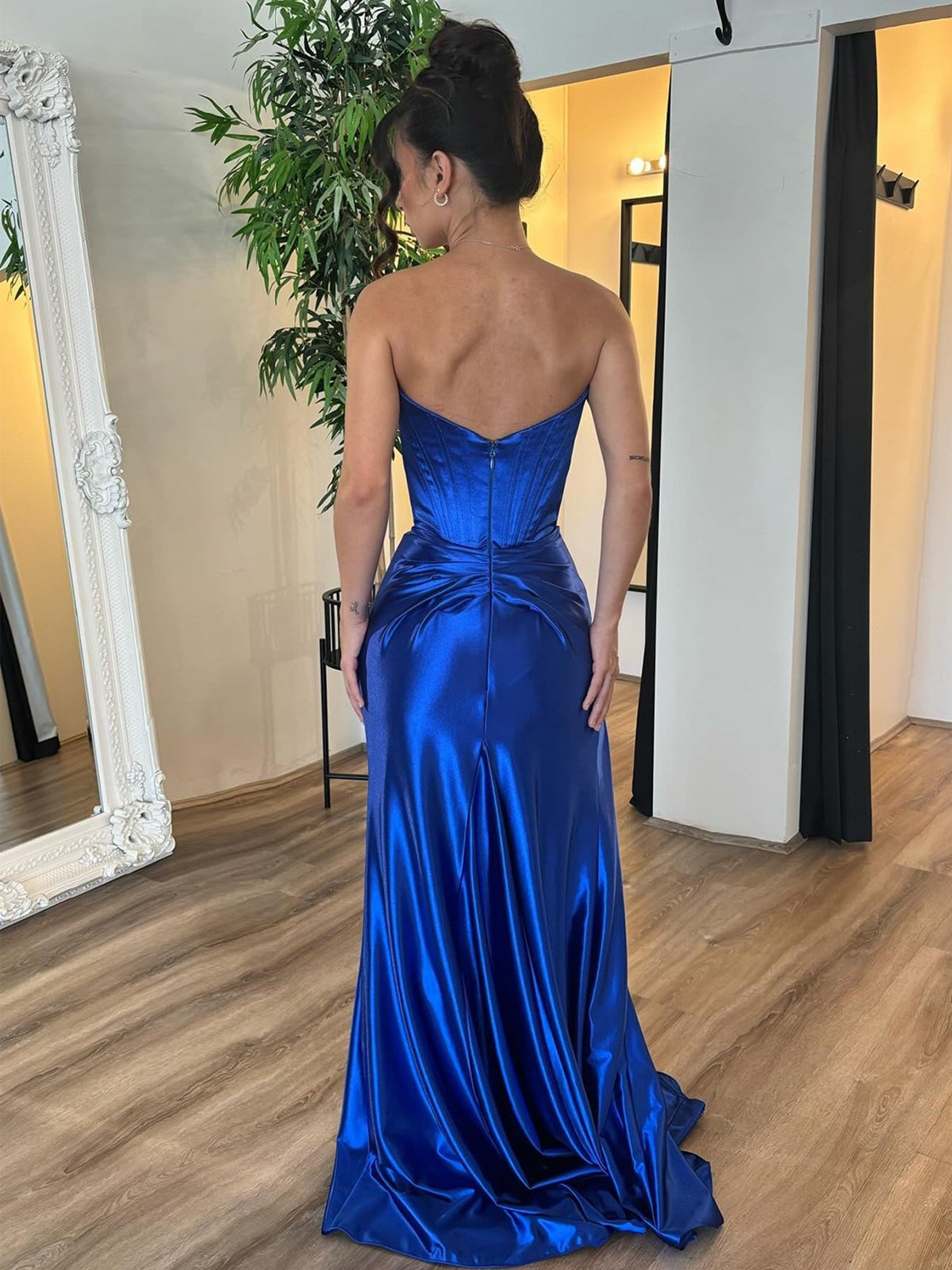 Willa | Robe de bal sirène bustier en satin bleu roi avec fente