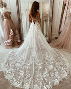 Magnifiques robes de mariée trapèze en tulle à fines bretelles et appliques 