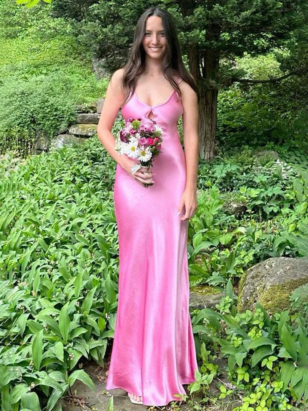 Yamileth | Robe de bal longue fourreau rose satinée à col rond et encolure dégagée 