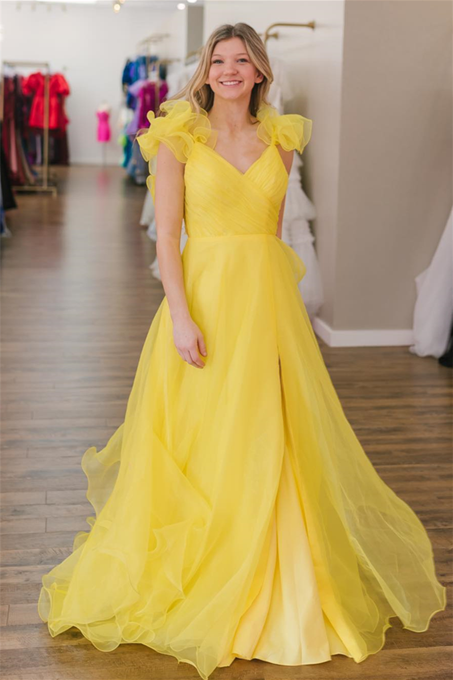 Robe de bal longue en tulle à bretelles volantées et fente, décolleté cache-cœur