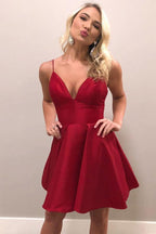 Robe de bal courte jaune à bretelles satinées et col en V PD279