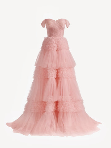 Zariah | Robe de bal princesse rose poudré, coupe trapèze, épaules dénudées, tulle à volants et épaules dénudées